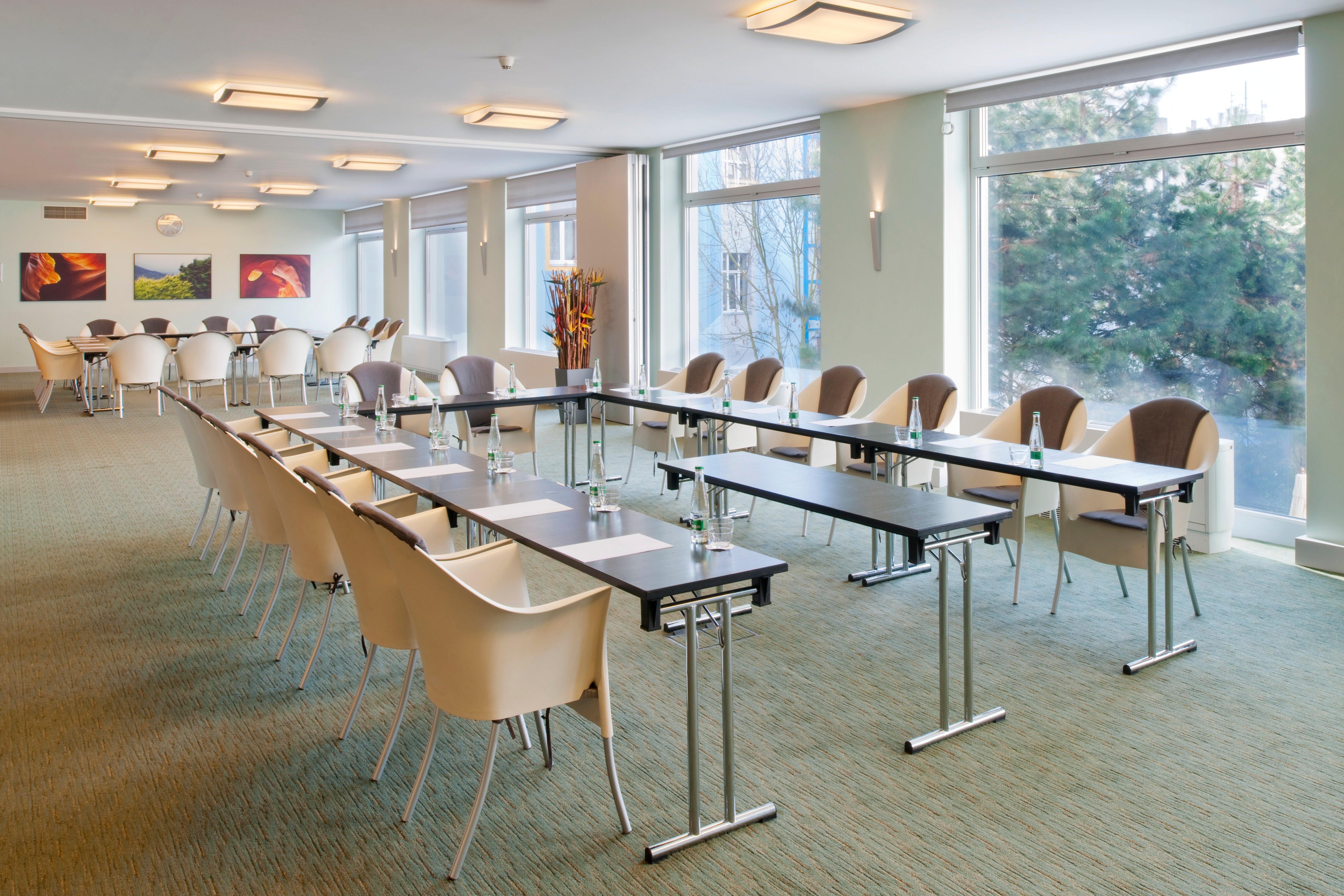 Holiday Inn Prague By Ihg Exterior foto