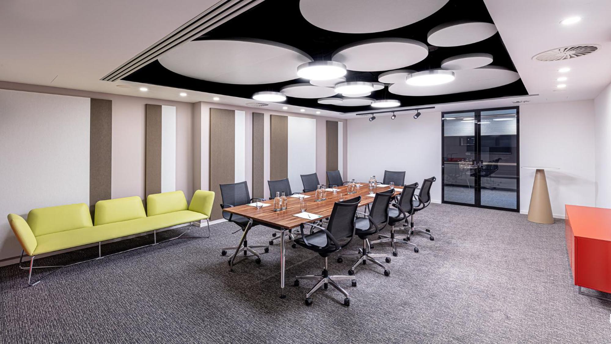 Holiday Inn Prague By Ihg Exterior foto