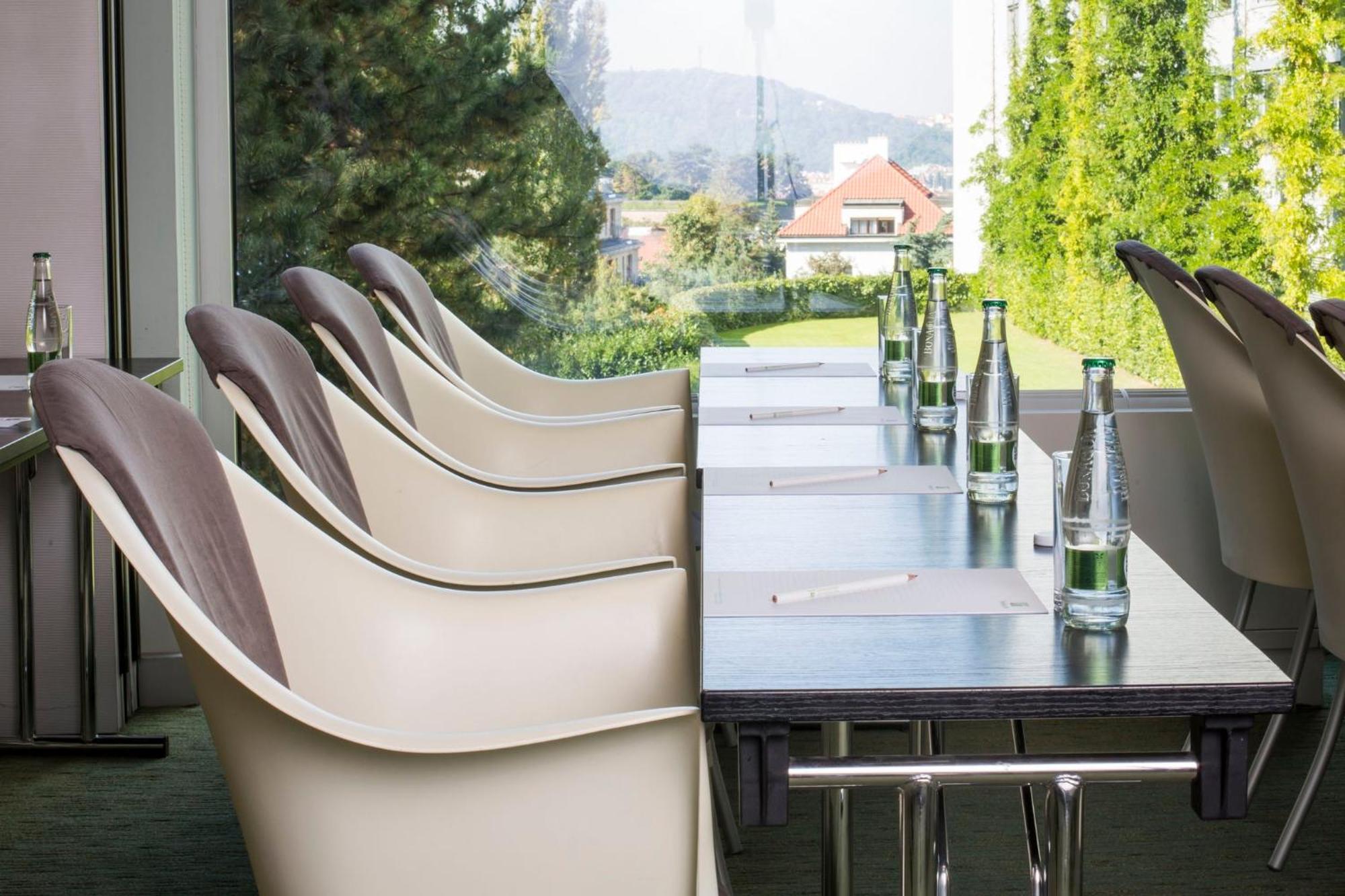 Holiday Inn Prague By Ihg Exterior foto