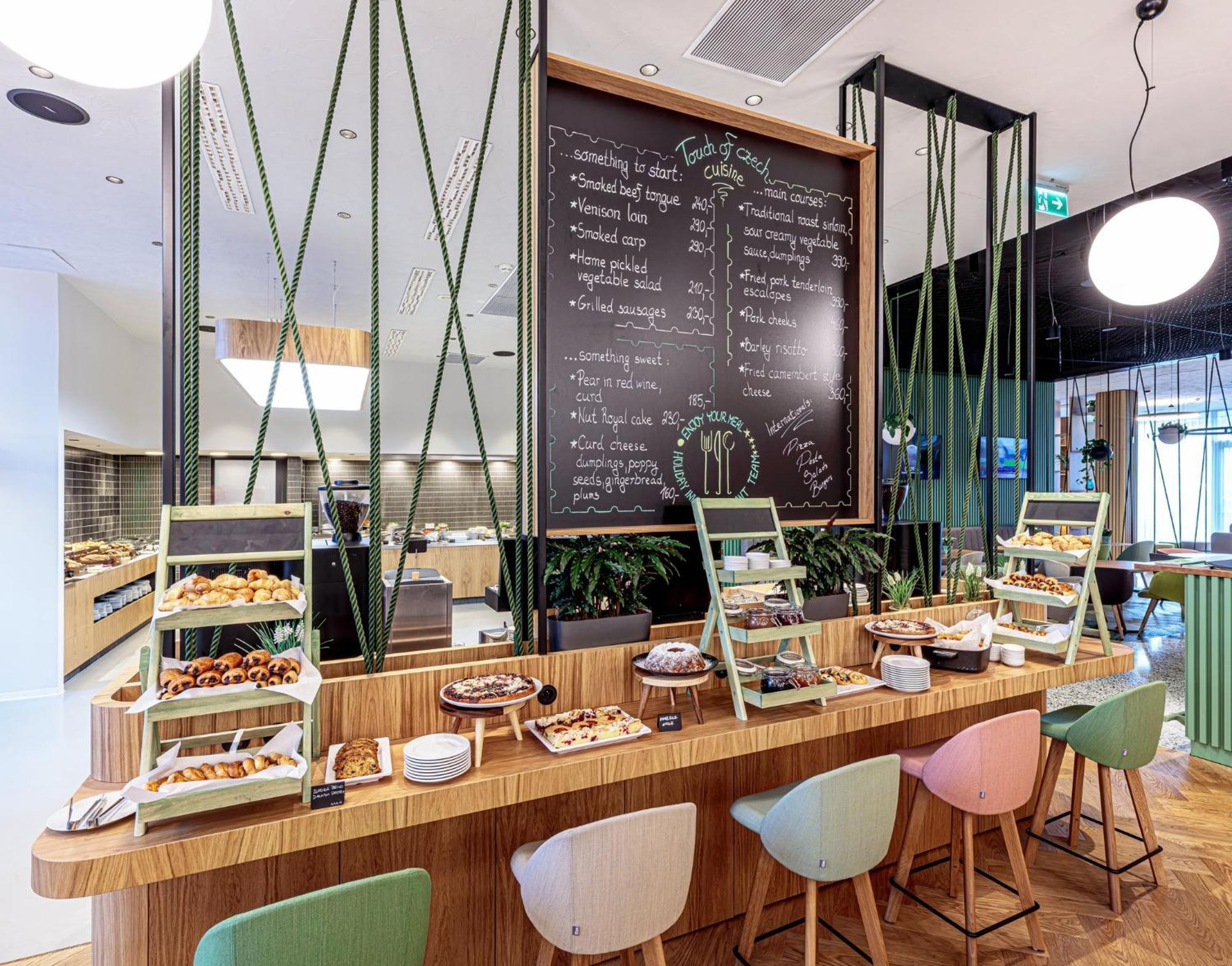 Holiday Inn Prague By Ihg Exterior foto