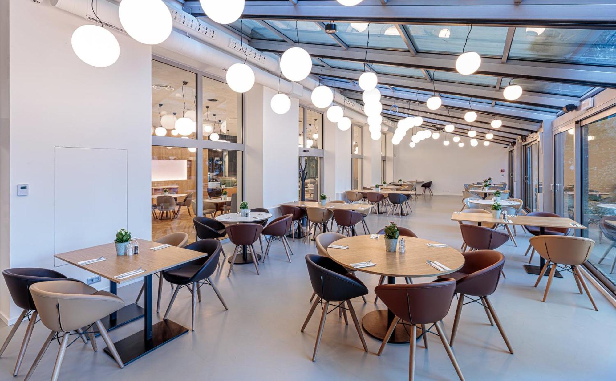 Holiday Inn Prague By Ihg Exterior foto