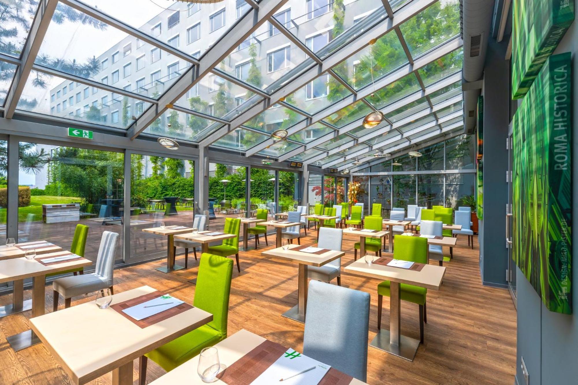 Holiday Inn Prague By Ihg Exterior foto